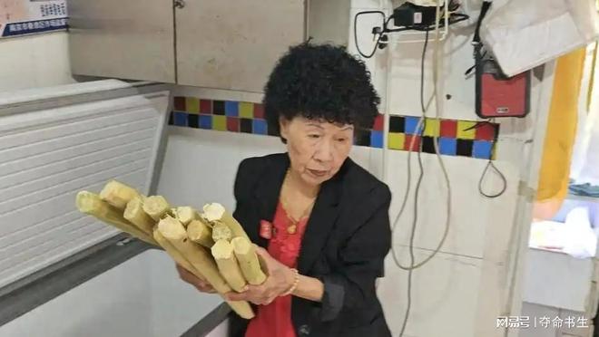 阿姨爆火如今生意冷清自曝被30岁网友求婚AG真人澳门百家家乐1年前10元手冲咖啡(图4)