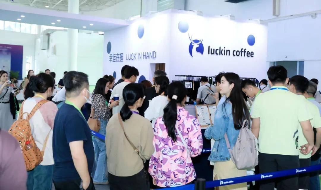 周年：超级大爆品带来的消费启示录AG真人澳门百家家乐生椰拿铁四(图13)